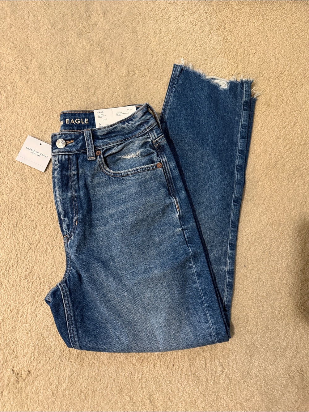 American Eagle Outfitters mom jean